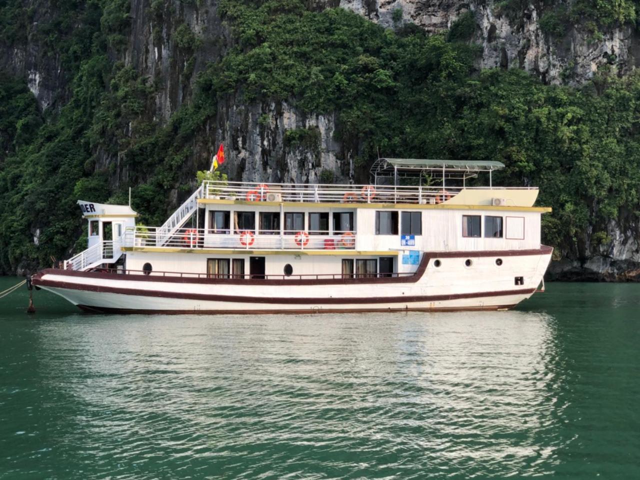 Отель Halong Lavender Cruises Халонг Экстерьер фото